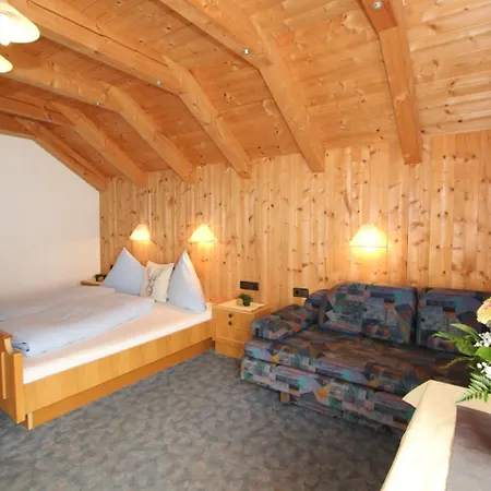 Haus Peppas Apartment
